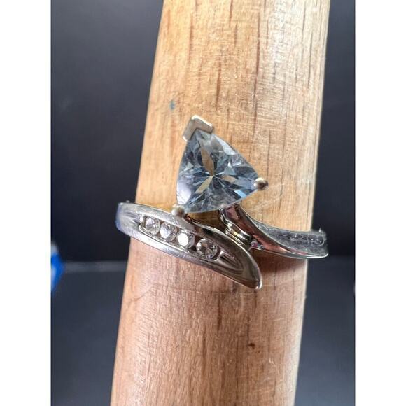 samuel aaron Jewelry - 10k white gold Samuel Aaron trillion cut aquamarine and diamond ring size 6.5